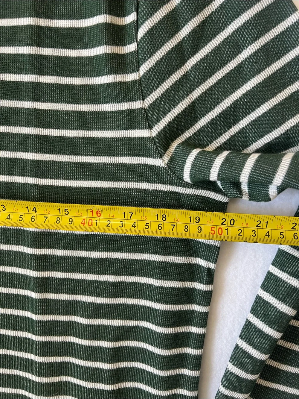 J.Crew Men’s Medium Green Striped Long Sleeve Crewneck Shirt Preppy Casual NWT